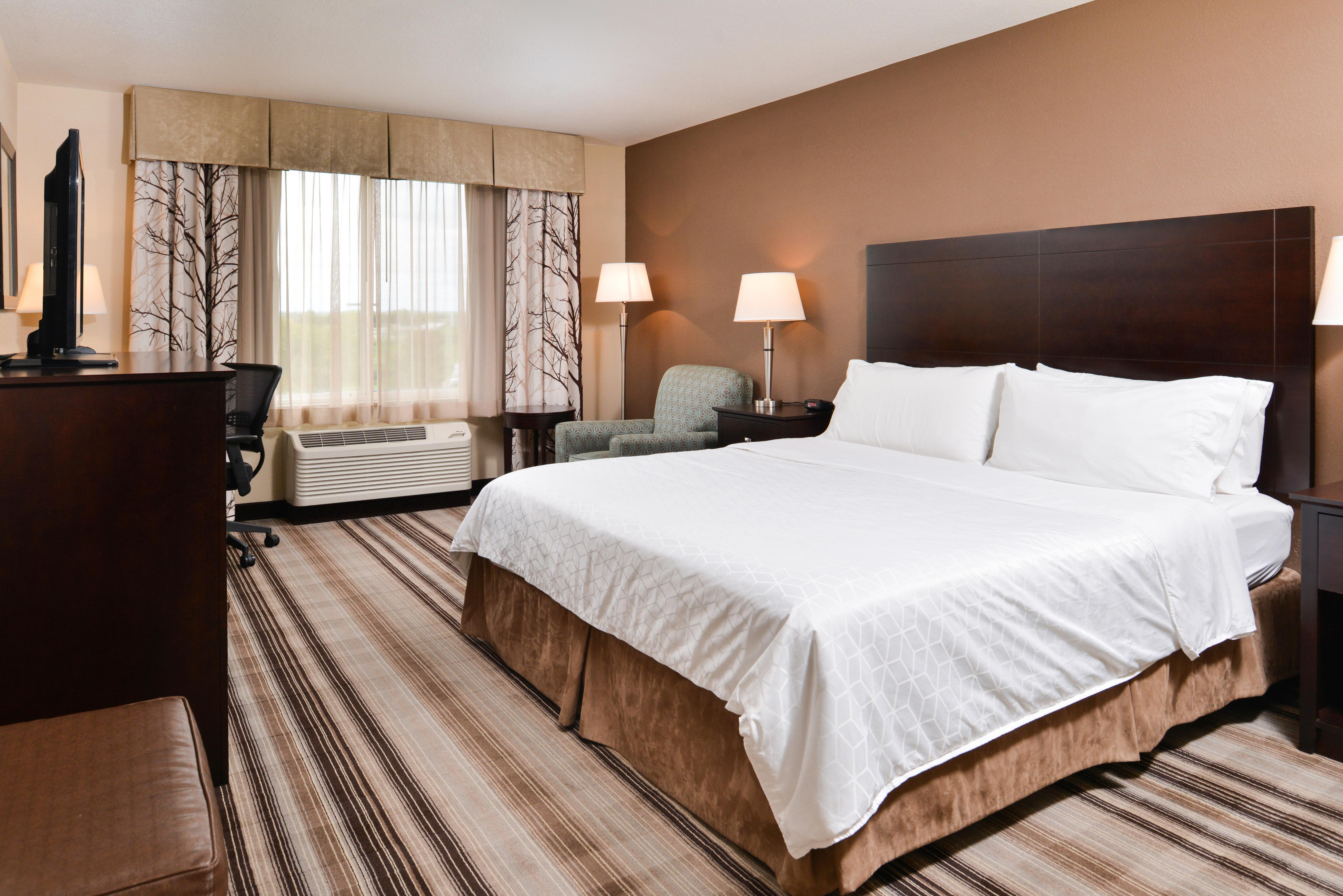 Holiday Inn Express & Suites Emporia Northwest By Ihg Экстерьер фото