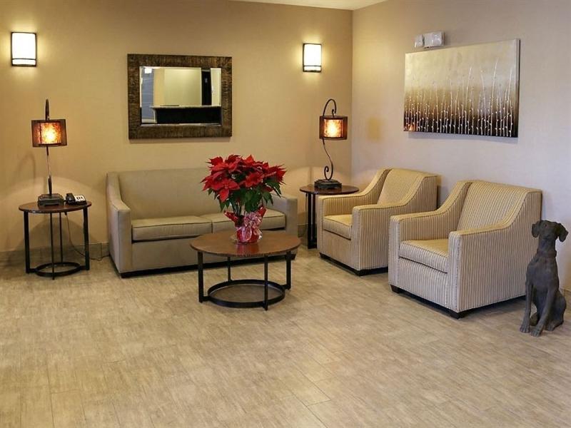 Holiday Inn Express & Suites Emporia Northwest By Ihg Экстерьер фото