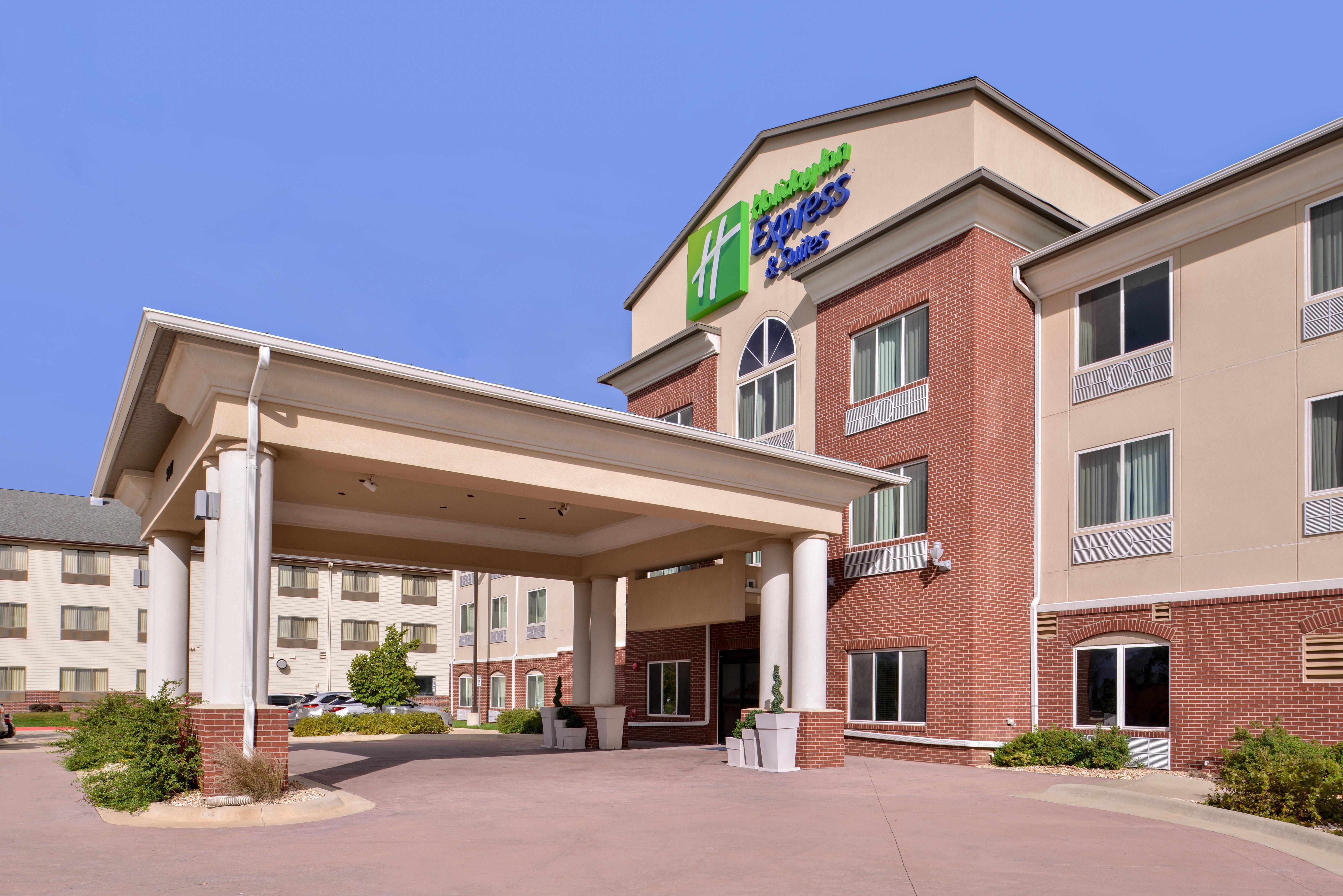 Holiday Inn Express & Suites Emporia Northwest By Ihg Экстерьер фото